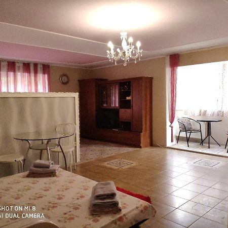 Apartments Domovik Latorichnaya,3 มุกาเชเว ภายนอก รูปภาพ