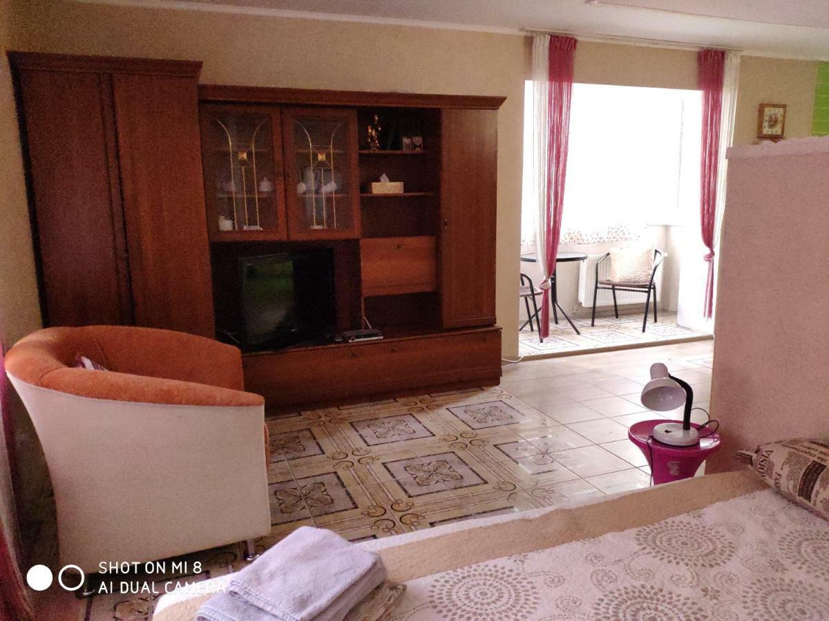 Apartments Domovik Latorichnaya,3 มุกาเชเว ภายนอก รูปภาพ